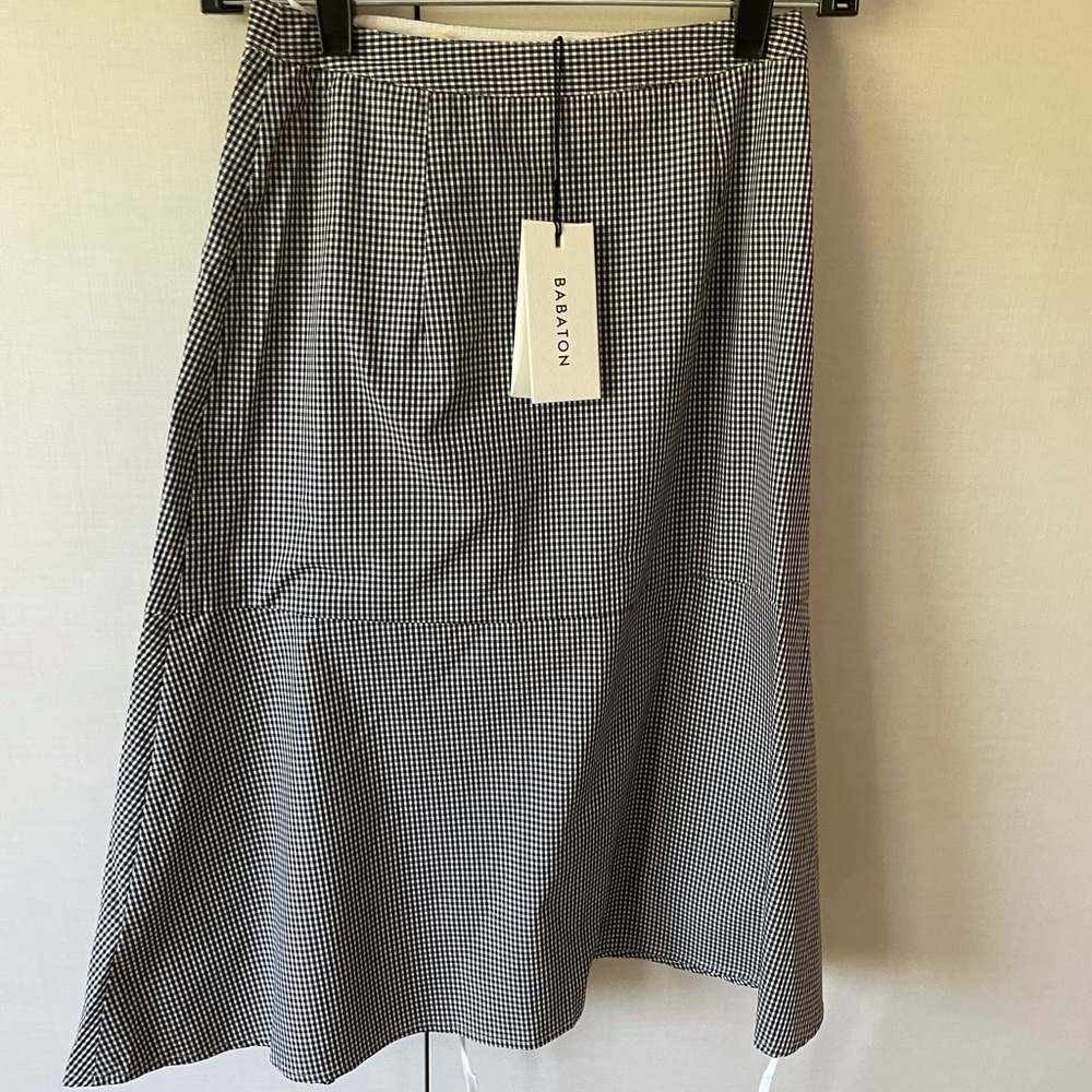 Aritzia Babaton “Rosario” wrap skirt. Size: 0. Color: black and white.
